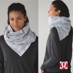 🍃🍋 LULULEMON VINYASA SCARF/WRAP, LIKE 🆕